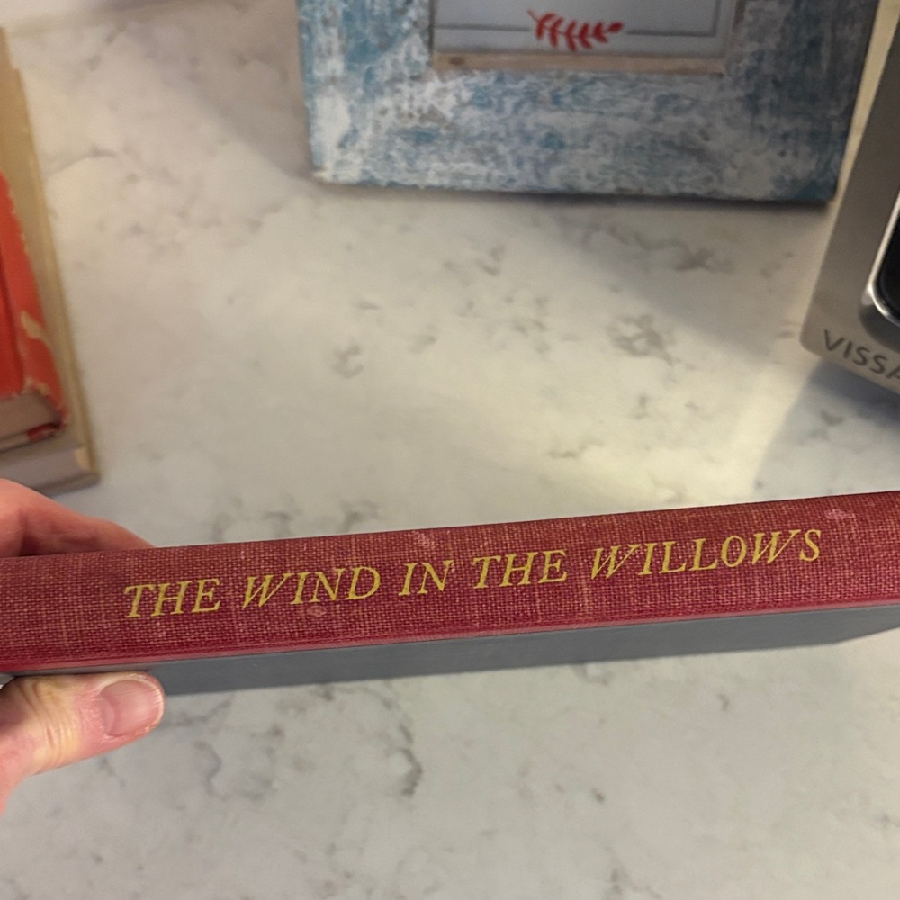 1940Vintage The Wind in the Willows Hardcover - Red Spine with Gold Lettering - Picture 2 of 8